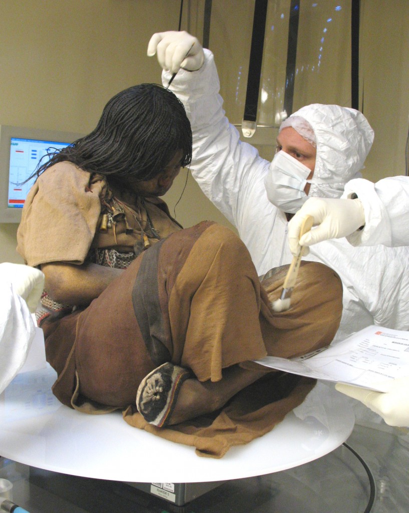 Shocking picture of incredibly well-preserved 15 year old girl from the Inca empire Inca-girl-817x1024