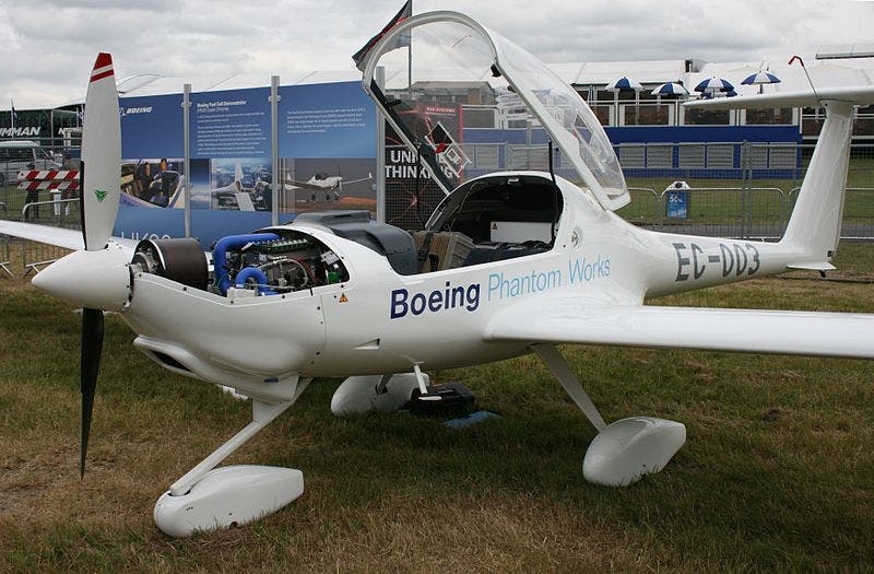 800px-Boeing_Fuel_Cell_Demonstrator_AB11
