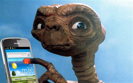 THE ALIEN E.T. THE EXTRA-TERRESTRIAL UNIVERSAL 01/05/1982 CTF17878