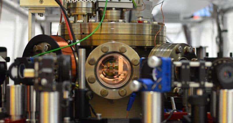 Researchers managed to make an atom behave like a heat engine, but it took machinery the size of a room to get there. Captioned is a vacuum chamber containing the atom. Credit: AG Quantum