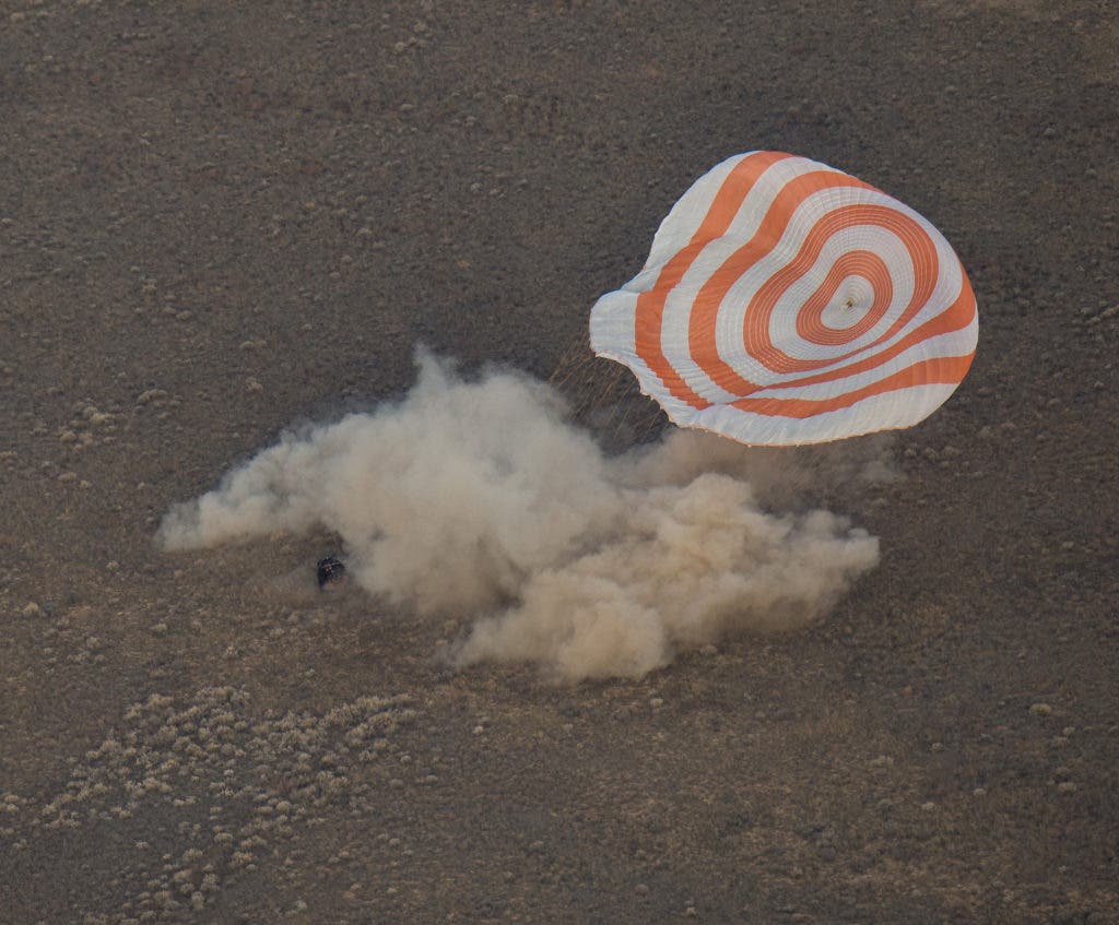 The old but reliable Soyuz MS-01 spacecraft brings the three astronauts back to Earth safely. Credit: NASA/Bill Ingalls