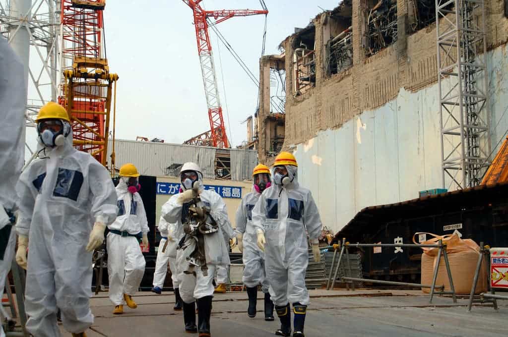 IAEA experts depart Unit 4 of TEPCO's Fukushima Daiichi Nuclear Power Station on 17 April 2013 as part of a mission to review Japan's plans to decommission the facility. Credit: IAEA Imagebank, Flickr.