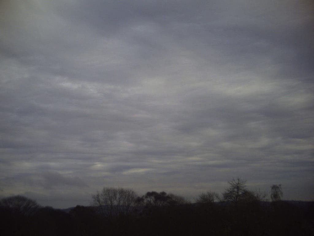 Altostratus clouds spelling a rainy day. Credit: Wikimedia Commons.