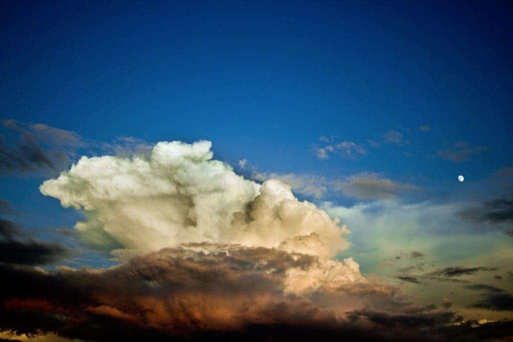 The cloud that produces showers and thunderstorms. Credit: Pixabay.