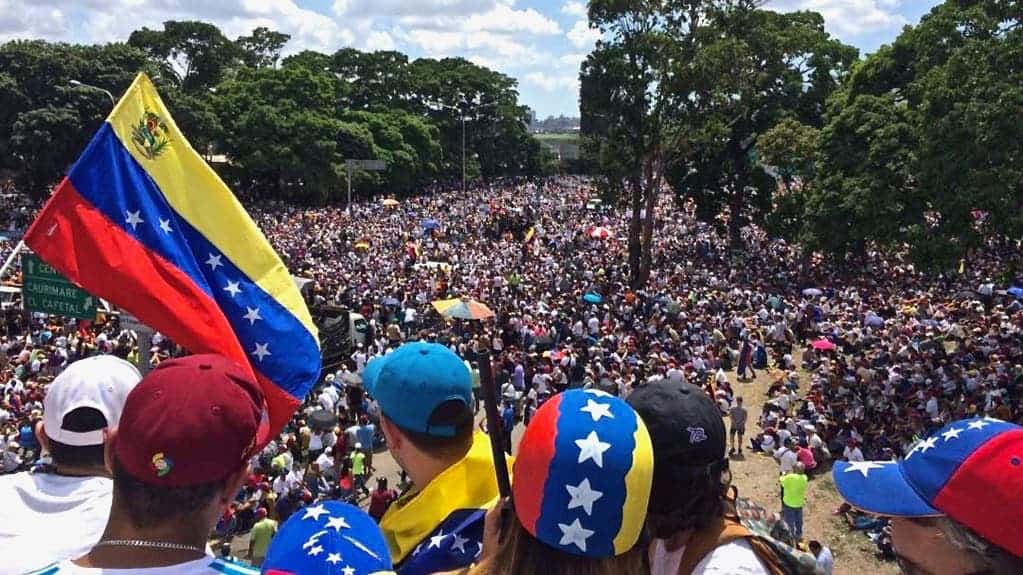 Venezuelans protest in 2017. Credit: Wikimedia Commons.